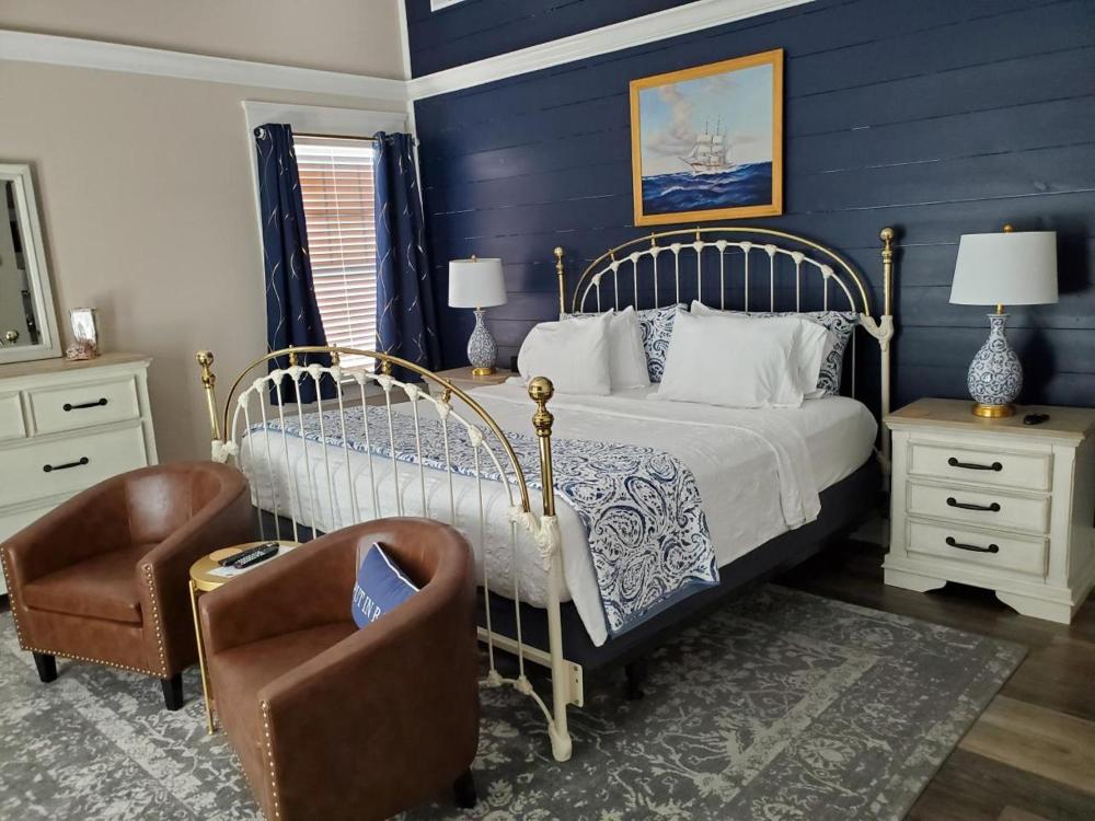 Superior King Room (Second Mate) interior